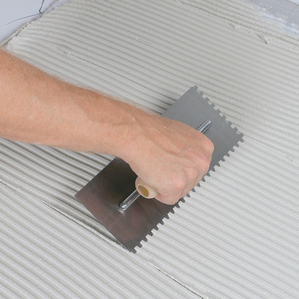 Llana dentada con mango de madera tipo C de 6x10x6mm