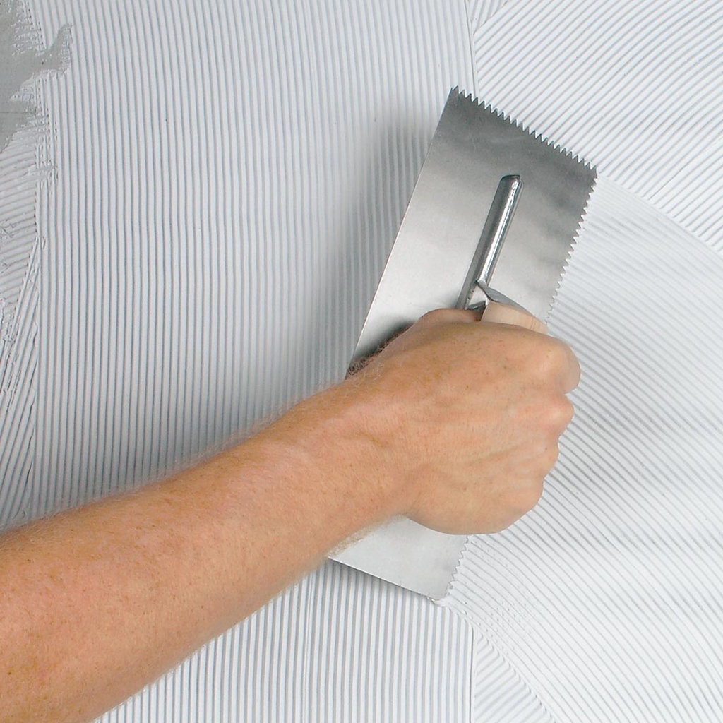 Llana dentada con mango de madera tipo V de 5X4mm