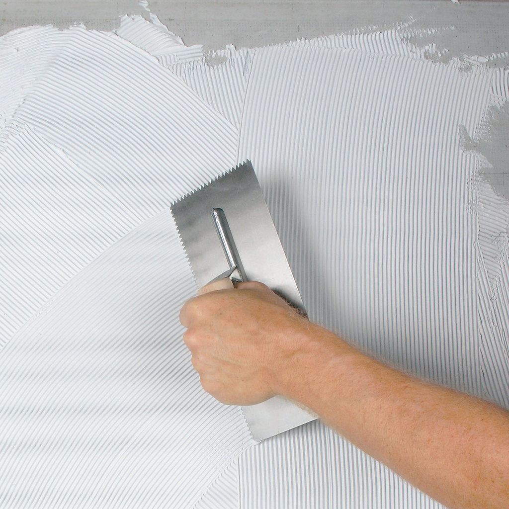 Llana dentada con mango de madera tipo V de 6X5mm