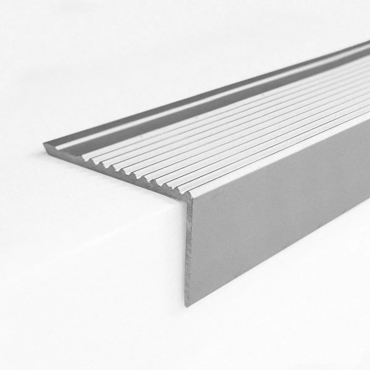 [DSBPADATEPB90M] Borde Escalera Aluminio Mate de 90cmx4cm KANTU